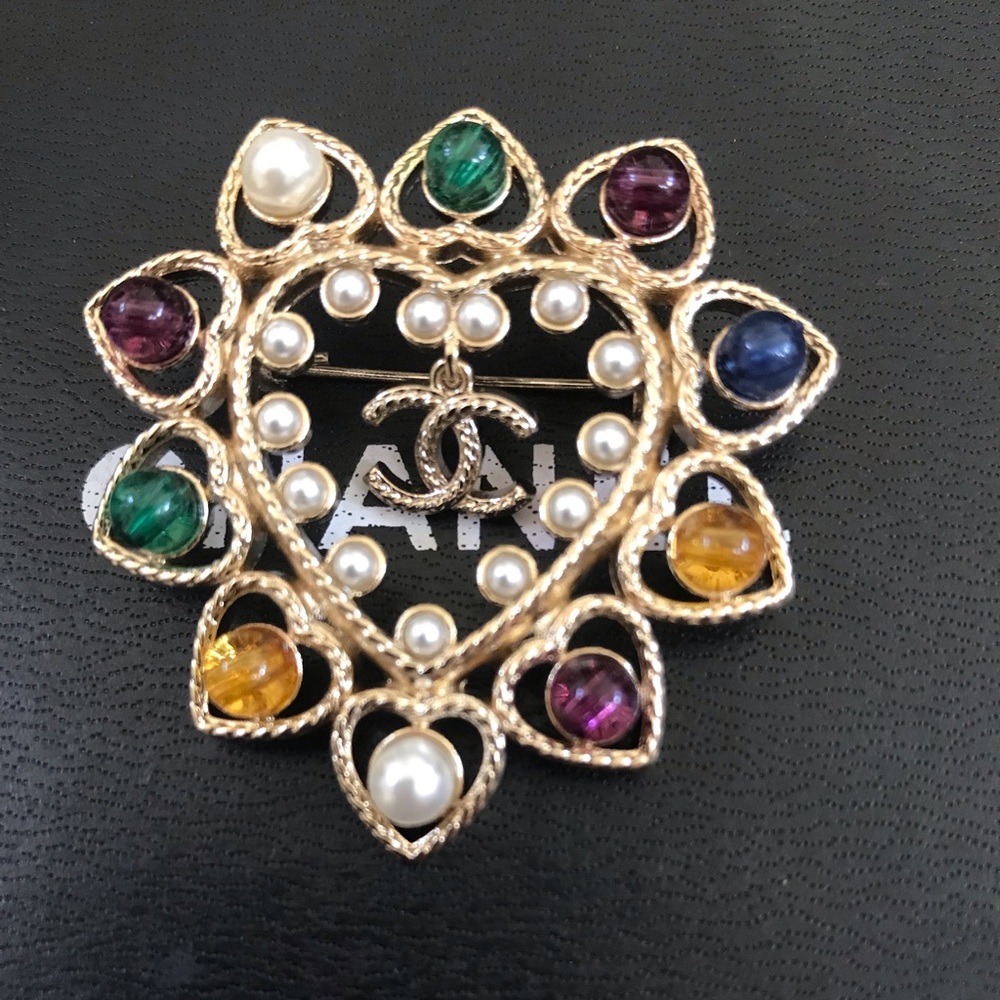 Chanel heart Pearl cc Brooch